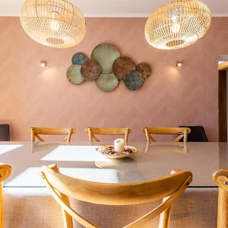 Localtraveling Chiado Trindade Apartman *