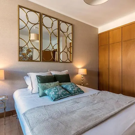 Localtraveling Chiado Trindade * Lisboa