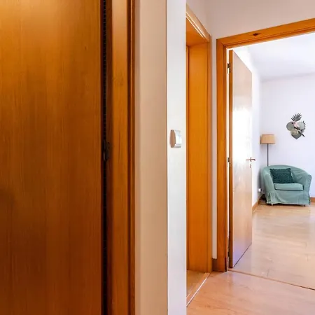 Localtraveling Chiado Trindade Διαμέρισμα *