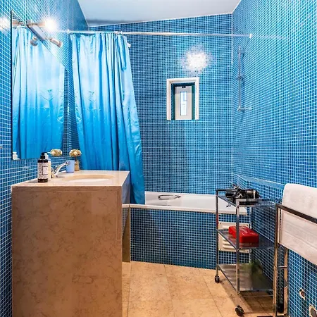 Localtraveling Chiado Trindade * Lisboa