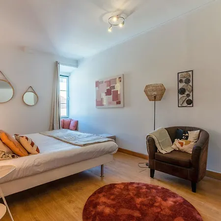 Localtraveling Chiado Trindade * Лісабон