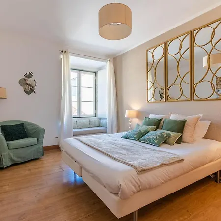 Localtraveling Chiado Trindade Apartman *