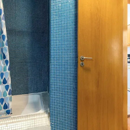 Localtraveling Chiado Trindade Apartman *